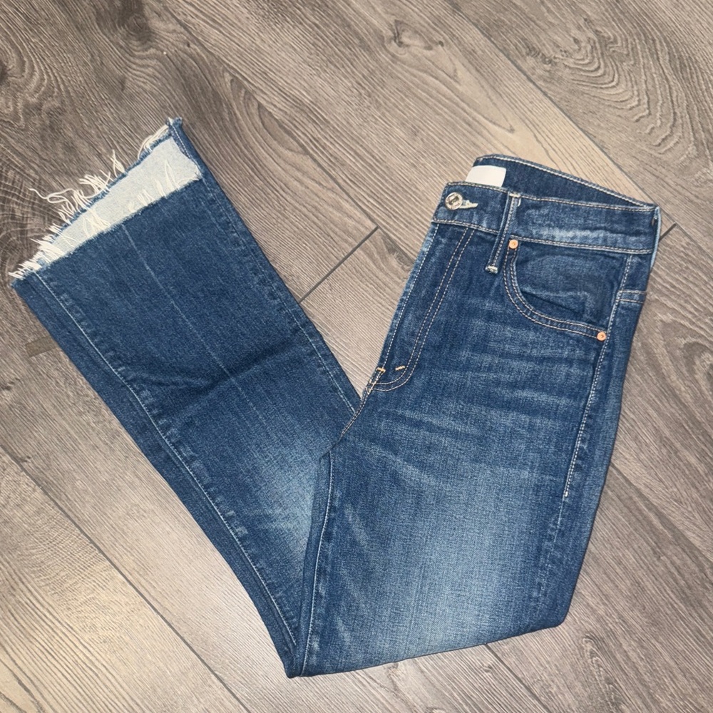 MOTHER Cropped Frayed Hem Denim Jeans